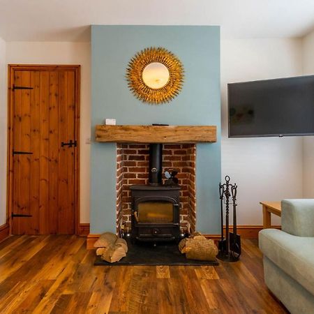 Host & Stay - Pilgrims Rest Bacton  المظهر الخارجي الصورة